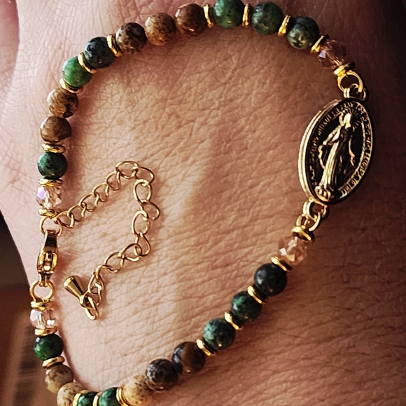 Jewelry - Virgin Mary Religous Bracelet Gold Green Beaded New